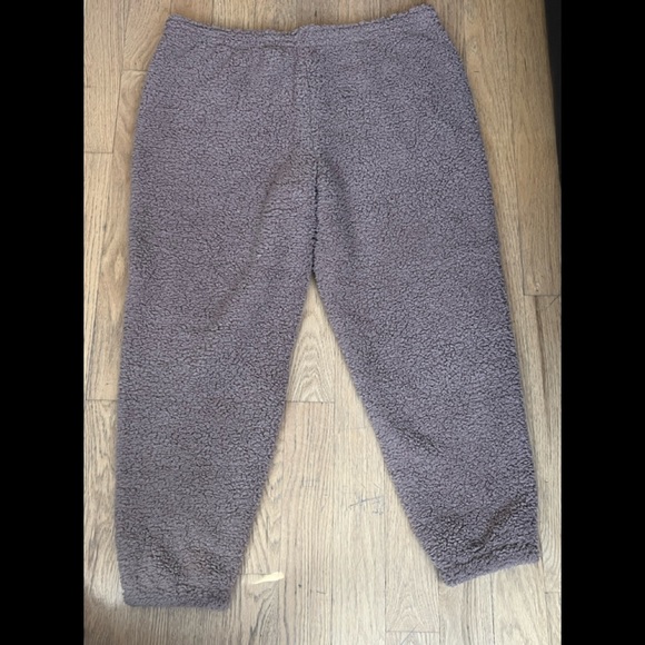 Skims Teddy Jogger - Picture 3 of 11